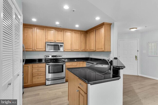 Building Photo - 4986 Dorsey Hall Dr