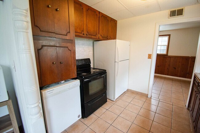 Building Photo - Spacious Multi Level Home In Austin With Garage And Sheds