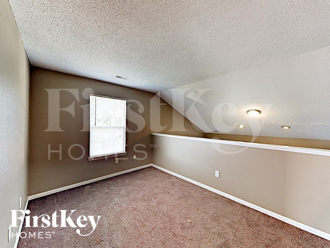 Building Photo - 353 Watercress Way