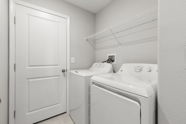 Building Photo - LIKE NEW Home for Rent in Cypress Mill!