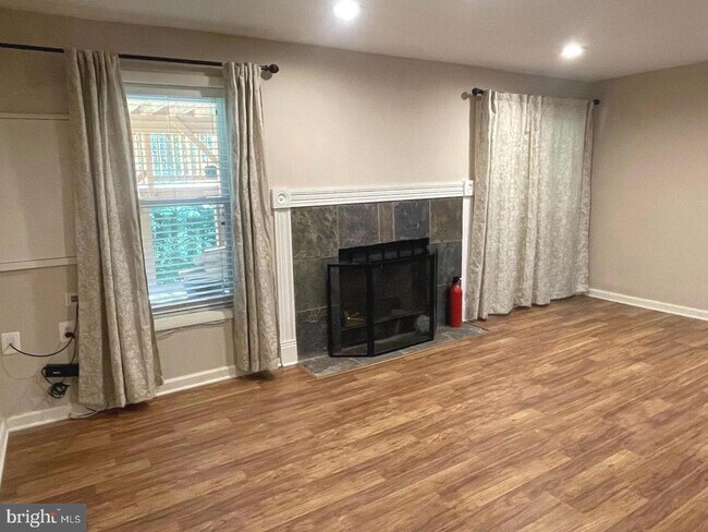 Building Photo - 6223 Rathlin Dr