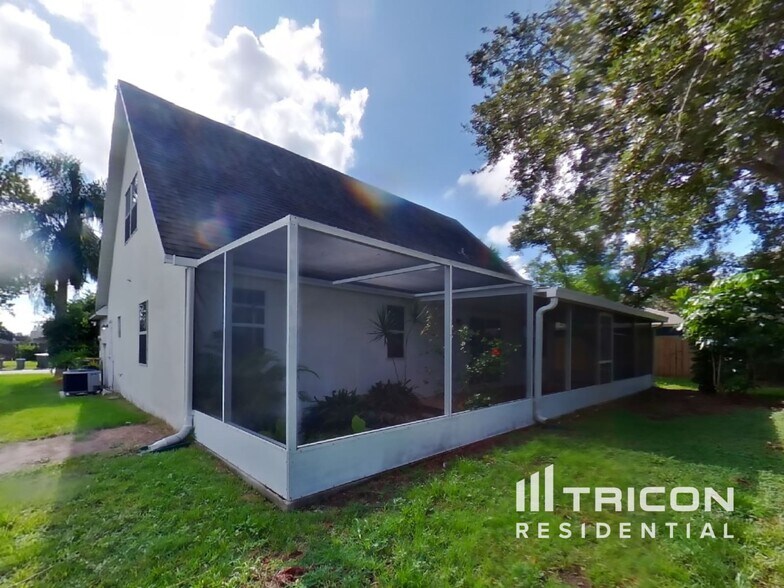 Building Photo - 1357 Heritage Acres Blvd