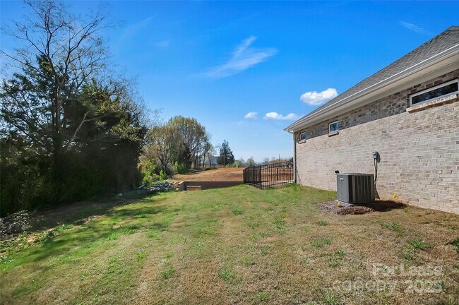 Building Photo - 3054 Constitution Ln