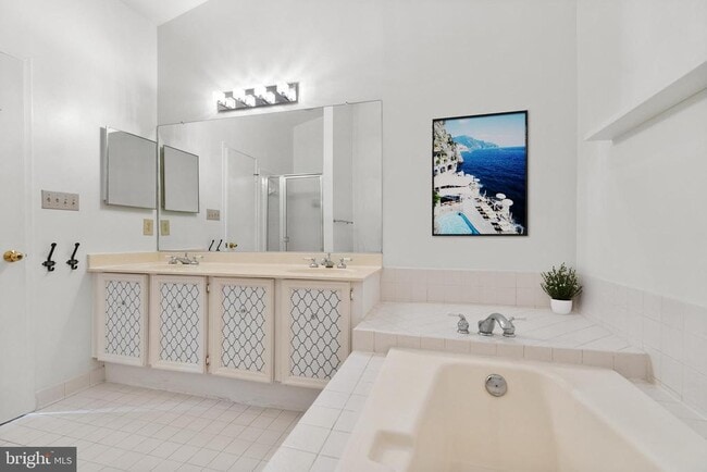Building Photo - 10849 Whiterim Dr