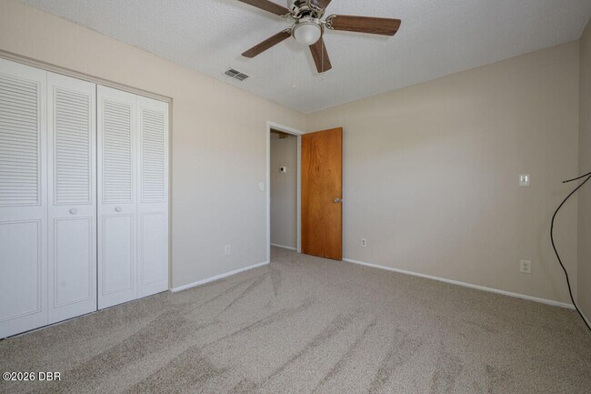 Building Photo - 927 E Millard Ct
