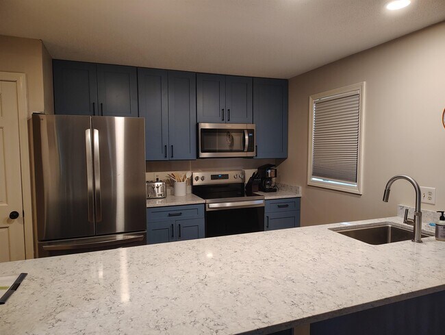 Building Photo - 15 Manor Estates Dr