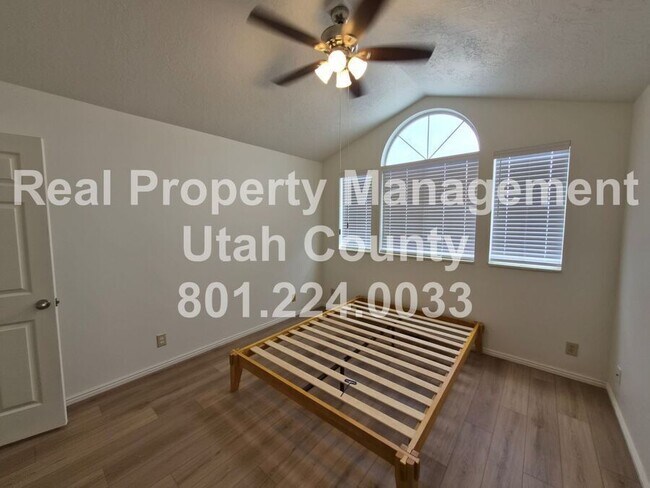 Building Photo - 747 Hanover Dr