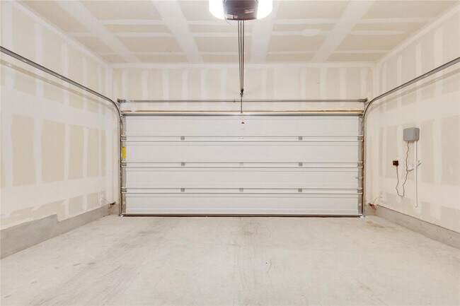 Building Photo - 200 Cold Spg Lp