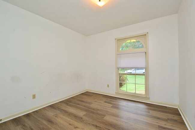 Building Photo - 1109 Drew Ln