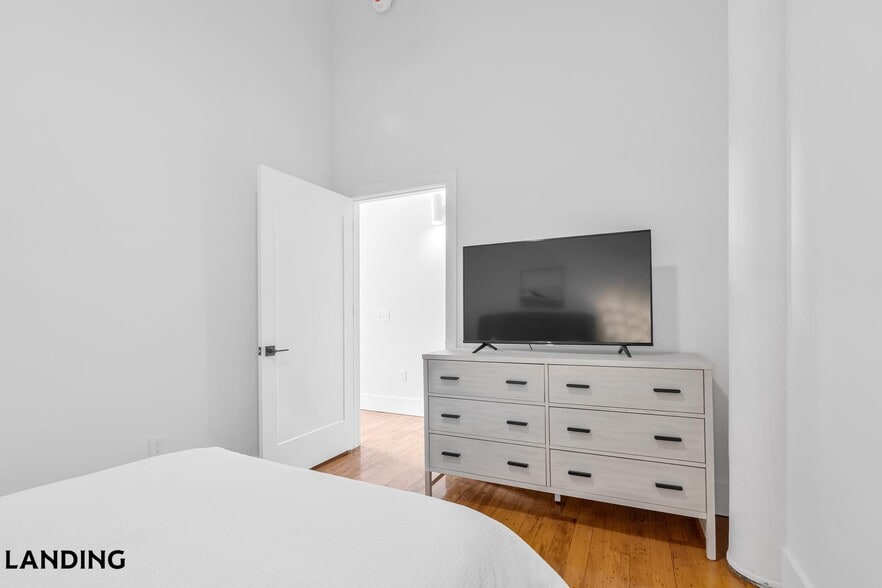 Building Photo - 31 Victor St