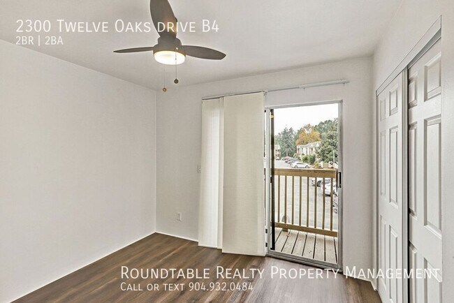 Building Photo - 2300 Twelve Oaks Dr