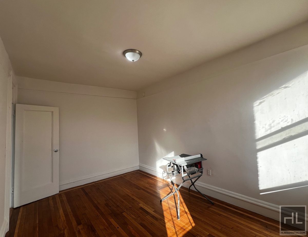 Building Photo - MORRIS AVENUE