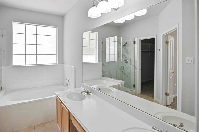 Building Photo - 17504 Lake Pines Dr