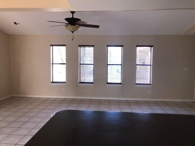 Building Photo - 230 Stern Dr