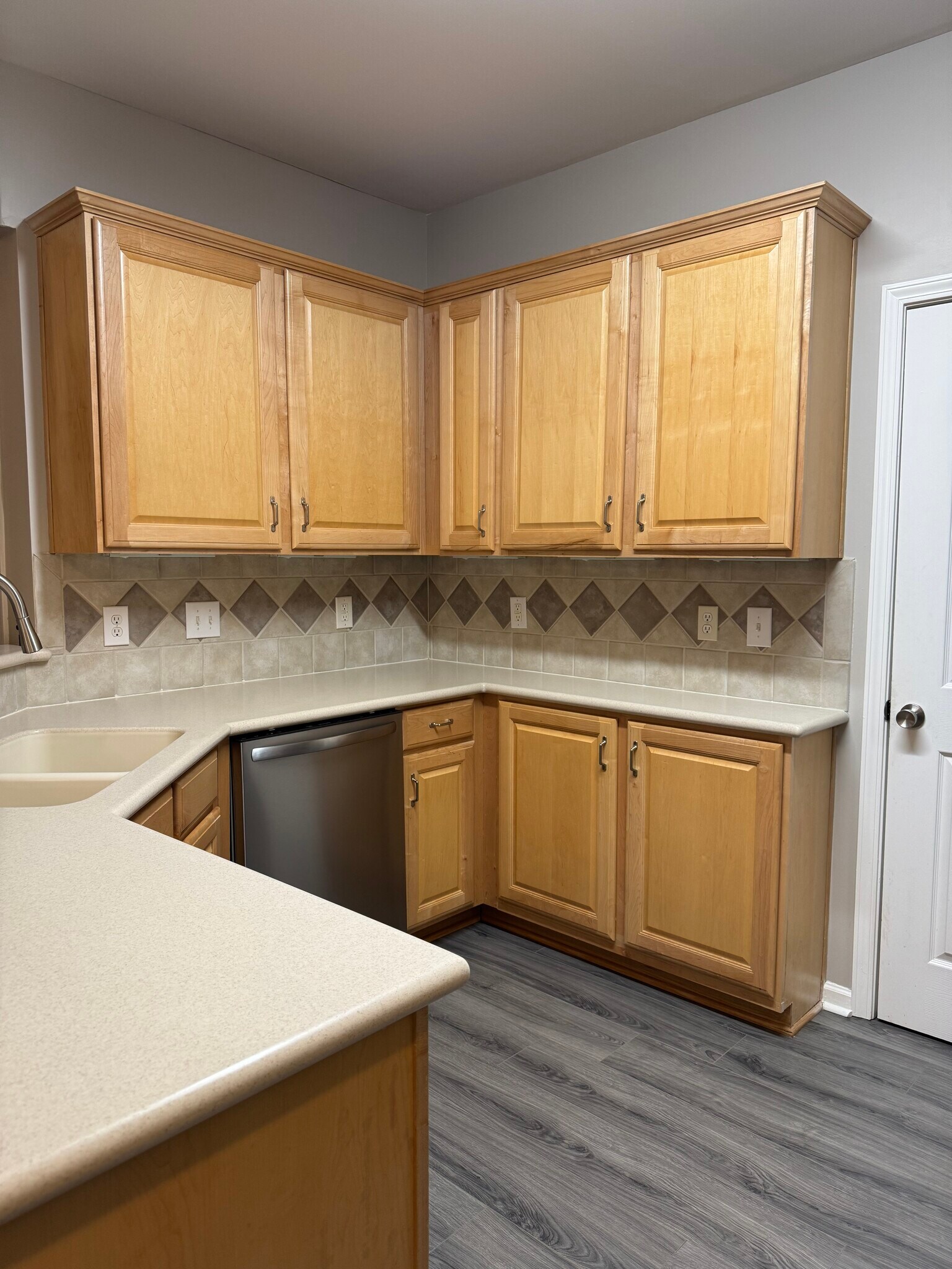 Building Photo - 14907 Santa Lucia Dr