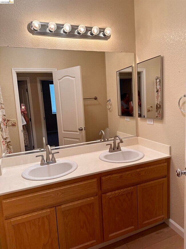 Building Photo - 227 Carter Pl