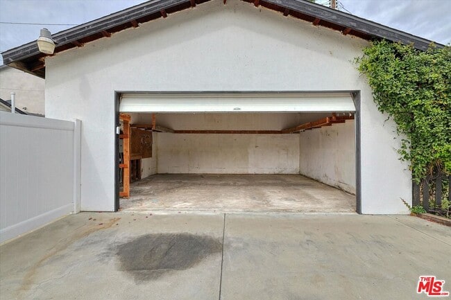 Building Photo - 22717 Hatteras St