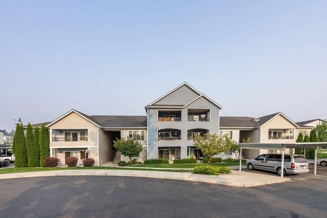 Building Photo - Spacious 3 Bed 2 Bath Condo