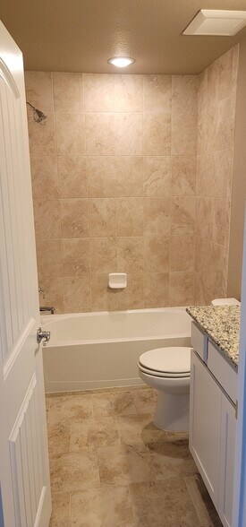 Building Photo - 3039 Upland Dr