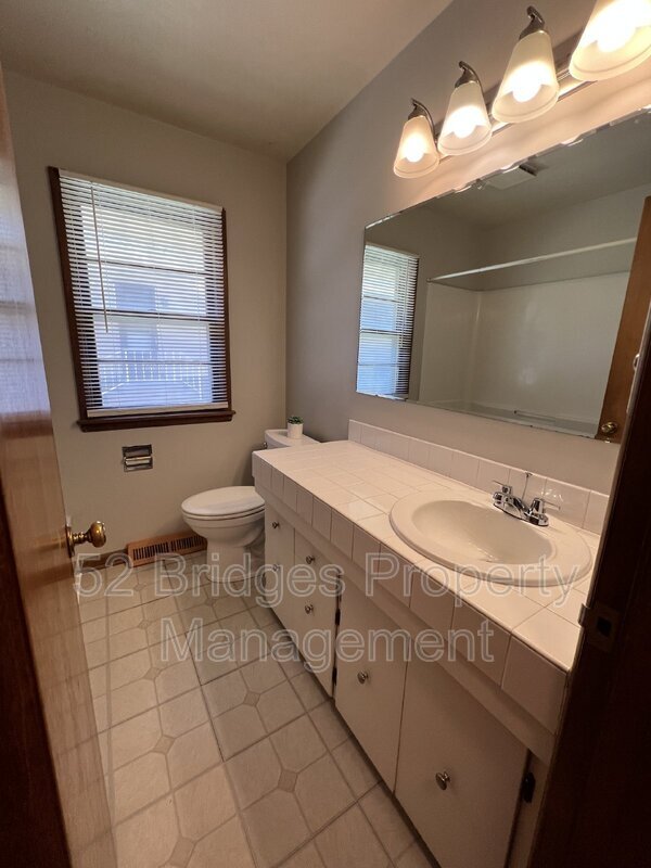 Building Photo - 3122 Shawnee Ave