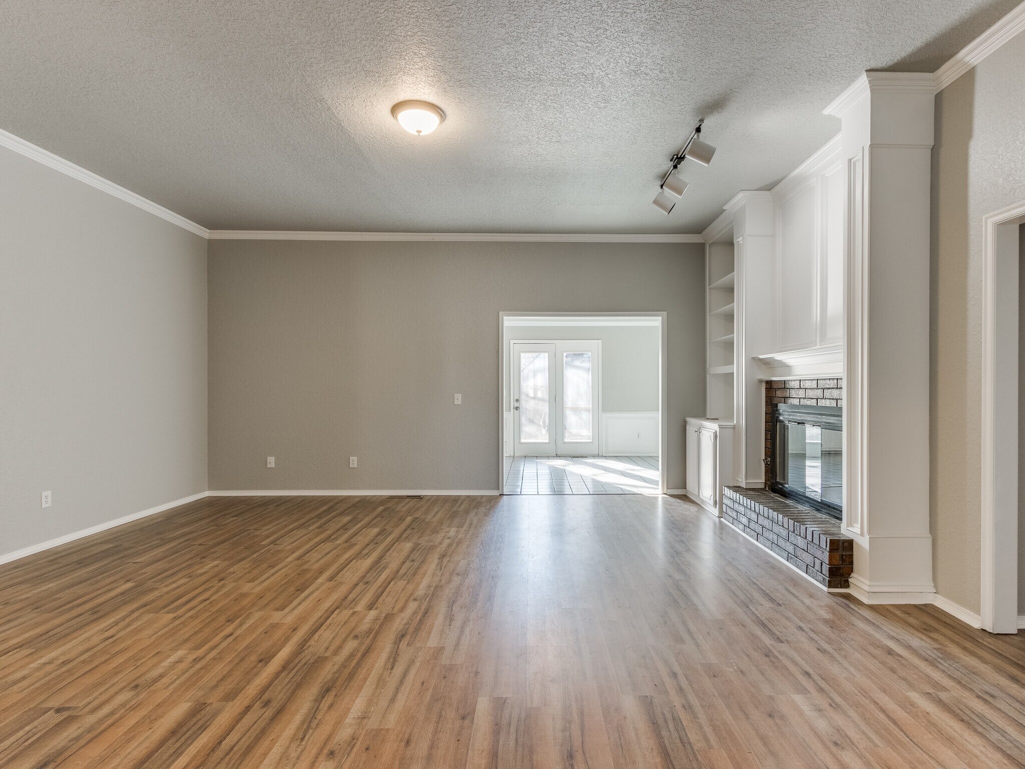 Building Photo - 509 Bluegrass Ln