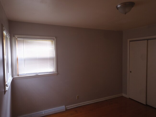 Building Photo - 5825 N 76th St