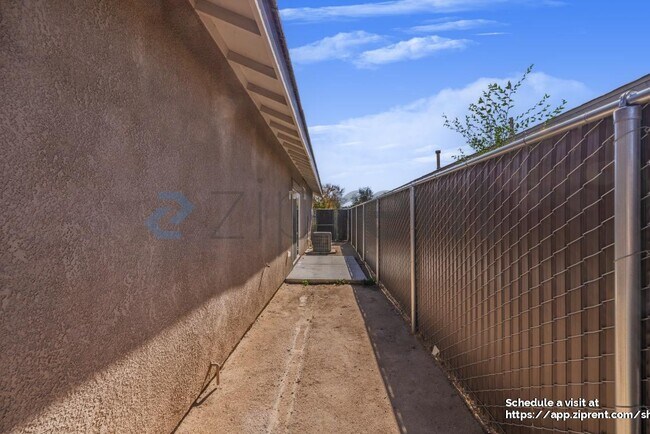 Building Photo - 16472 Smoke Tree St