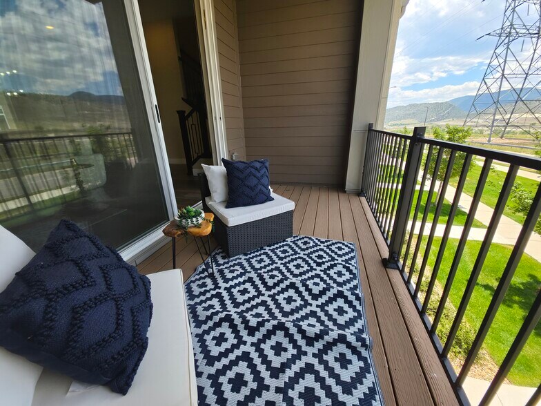Relax on the west facing balcony - 2220 S McIntyre St