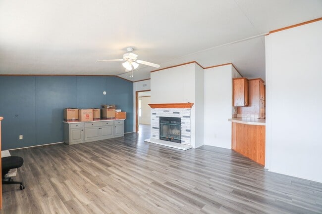 Building Photo - Spacious Home with Over-sized 2 Car Garage