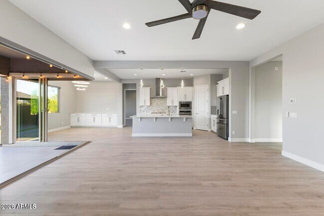 Building Photo - 11086 W Hadley St