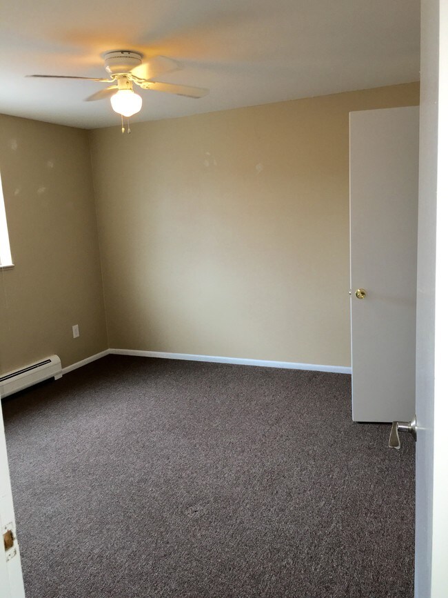 Building Photo - Woodside Apartments