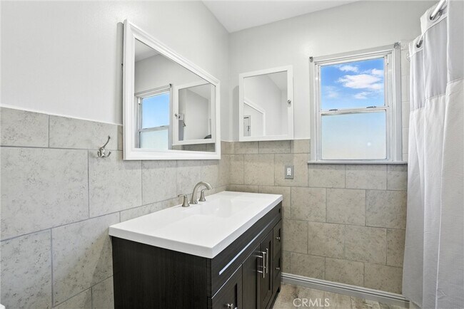 Building Photo - 10416 Fairgrove Ave