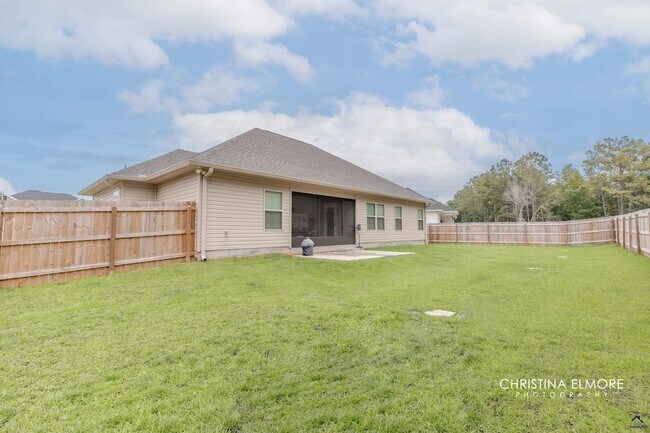 Building Photo - 214 Creek Ridge Dr