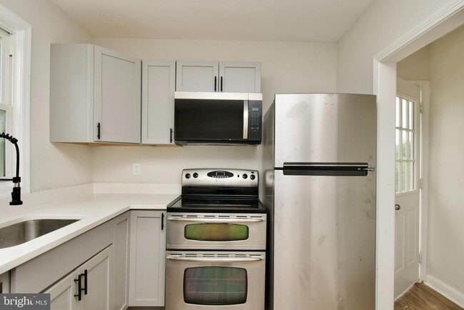 Building Photo - 8808 Oxon Hill Rd