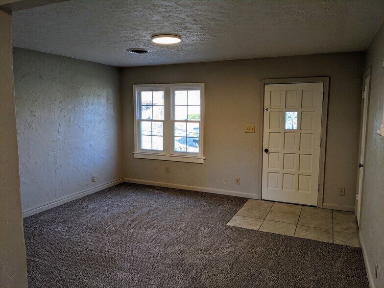 Living Room, Tile Entry, Coat Closet, New Windows - 2011 N Burns