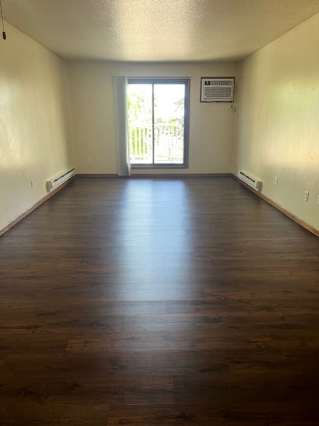 Interior Photo - River's Edge Apartments