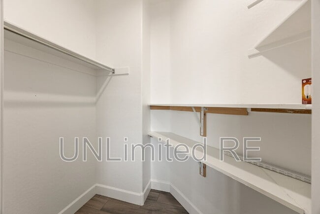 Building Photo - 1432 Varsity Dr