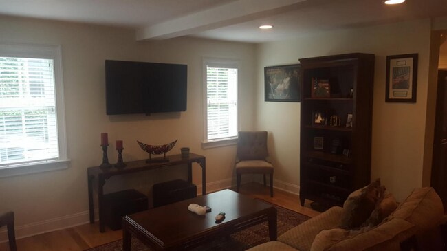 Building Photo - Renovated 3 BD, 2 BA Home in Avondale