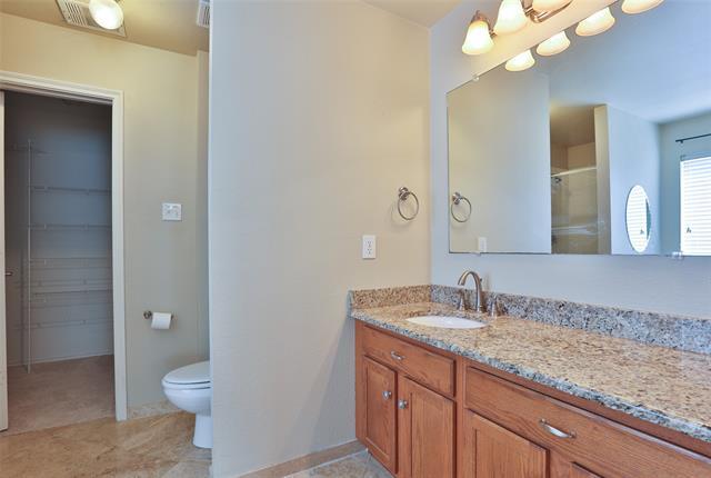 Building Photo - 809 Robbin Cir