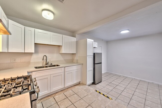 Building Photo - 3912 Torsby Pl