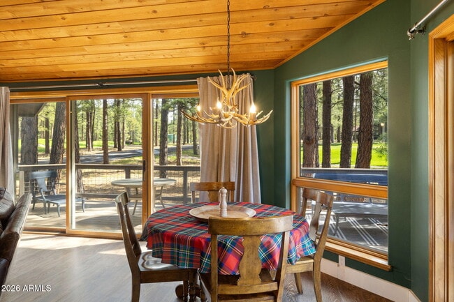 Building Photo - 2145 William Palmer