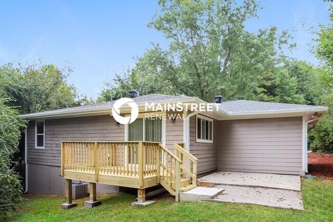 Building Photo - 4 Bedroom Pet-Friendly Home in WOODSTOCK, ...
