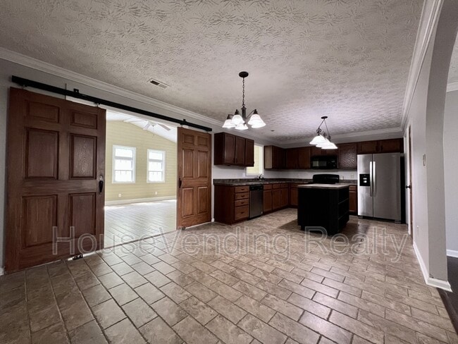 Building Photo - 9735 Hawkdale Ln