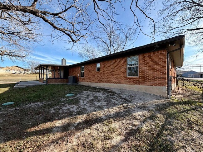 Building Photo - 9712 Springdale Rd