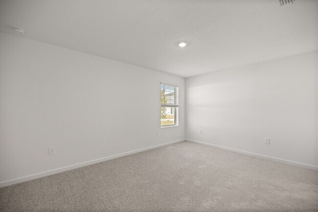 Building Photo - 3 Bedroom Home in NE Ocala – Available Early September!