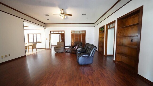 Building Photo - 155 Villere Dr