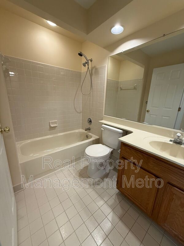 Building Photo - 9417 Steeple Ct