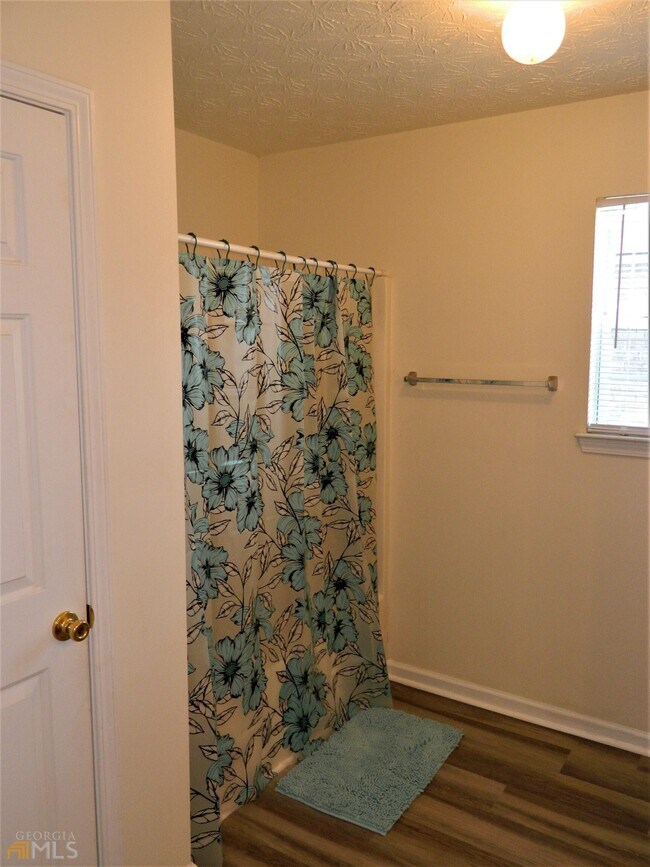 Building Photo - 20 Chantilly Pl