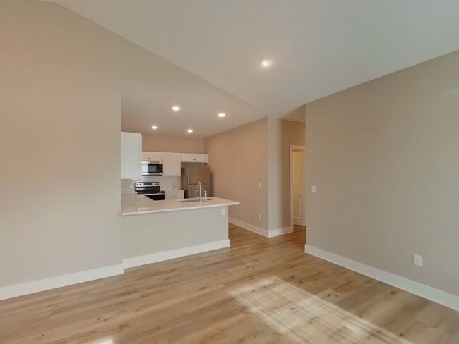 Building Photo - 4-bedroom Wichita Townhome