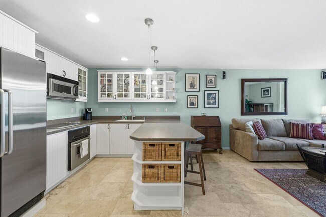 Building Photo - 3050 Rue D’Orleans